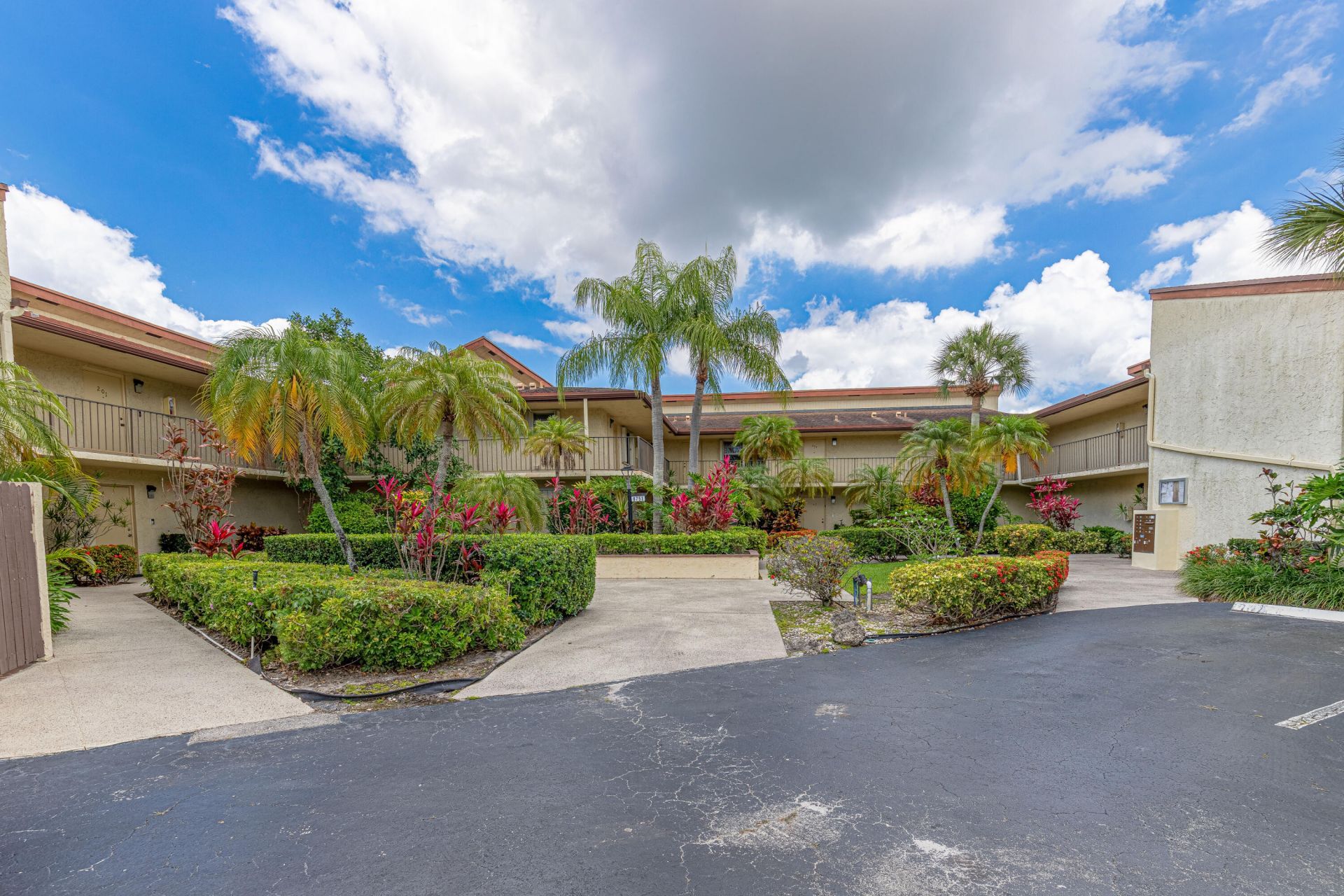 8751 Holly Court, Unit 104, Tamarac, FL 33321 Photo