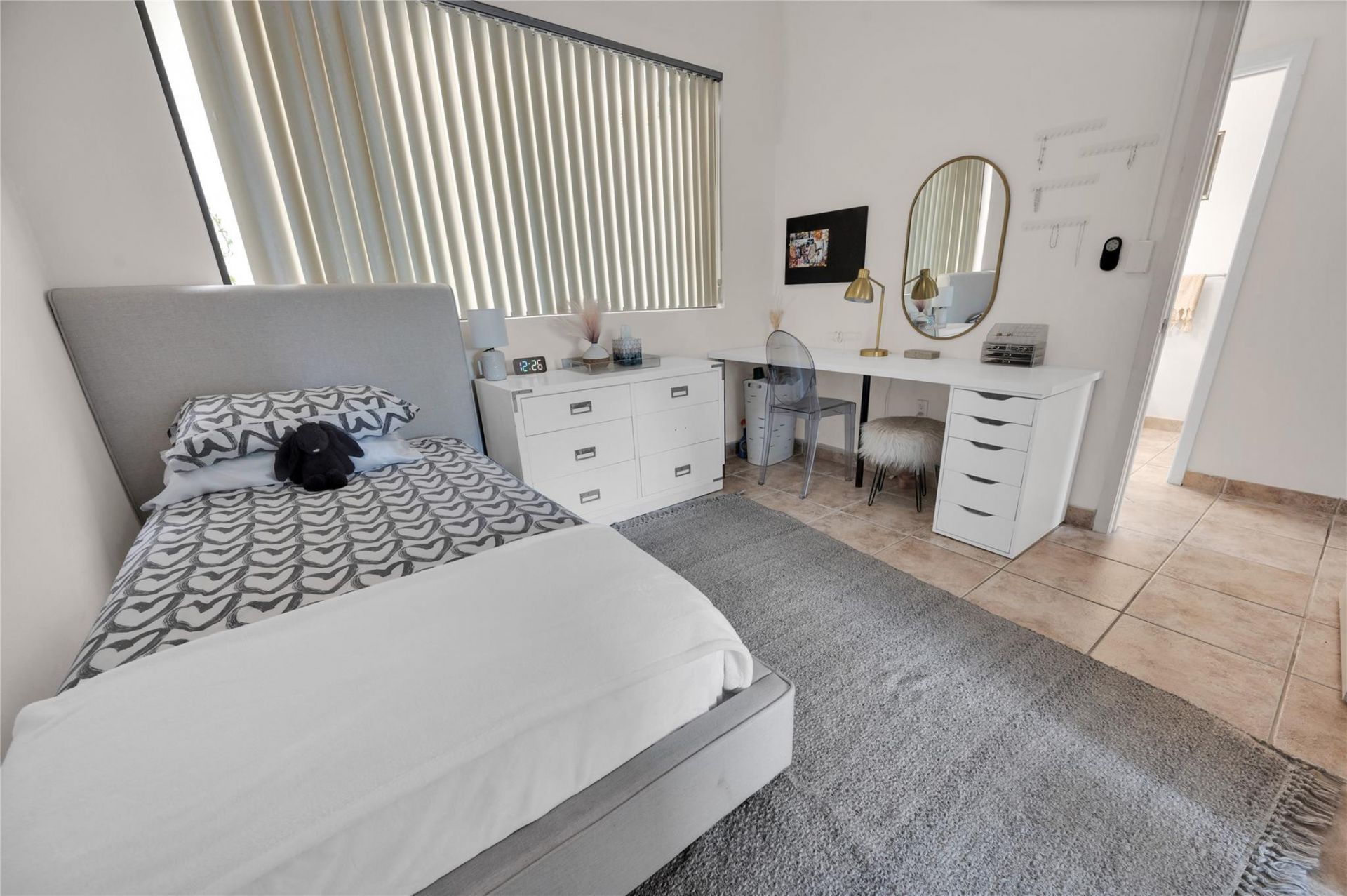 314 Poinciana Drive, Unit 806, Sunny Isles Beach, FL 33160 Photo