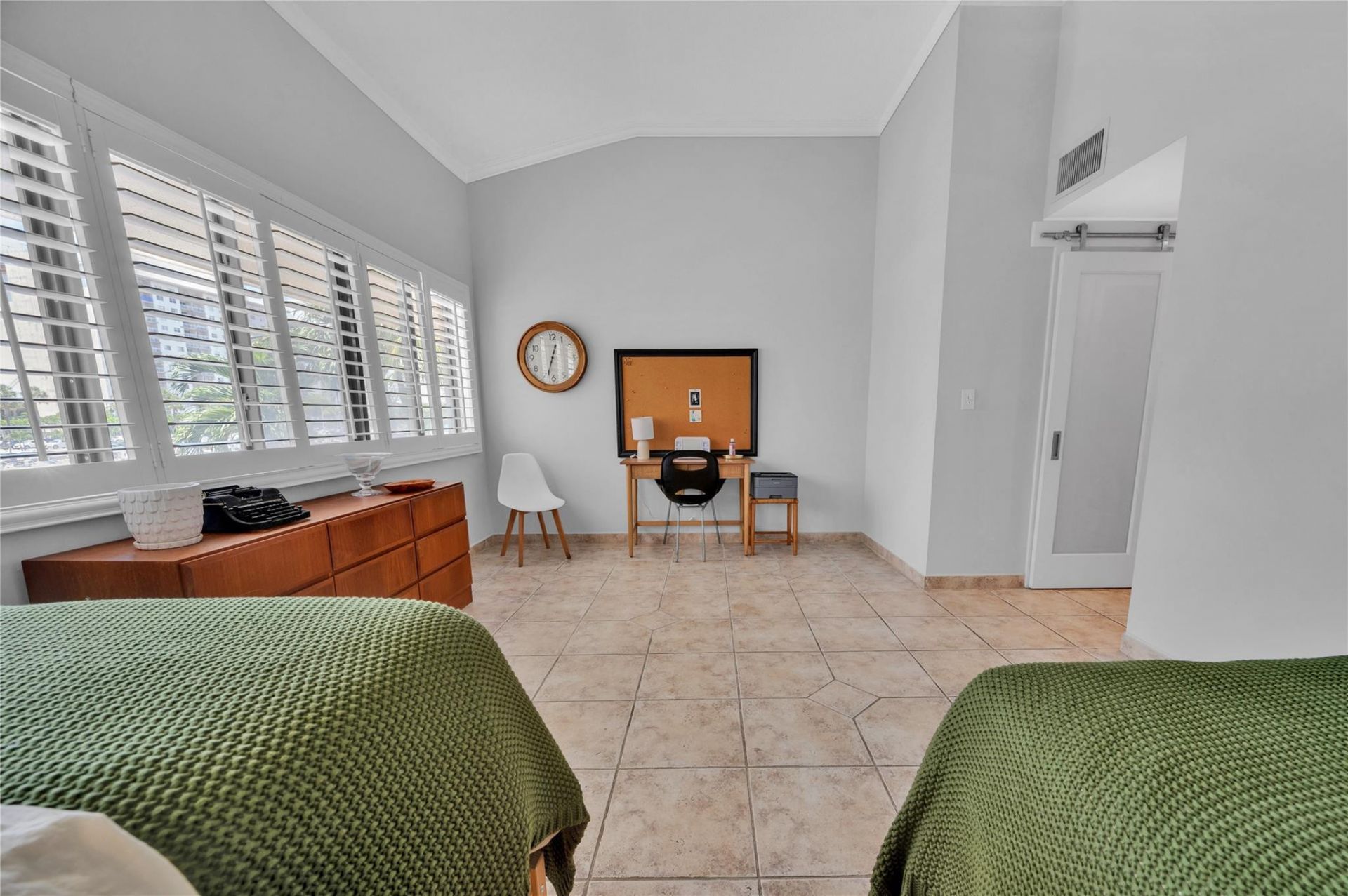 314 Poinciana Drive, Unit 806, Sunny Isles Beach, FL 33160 Photo