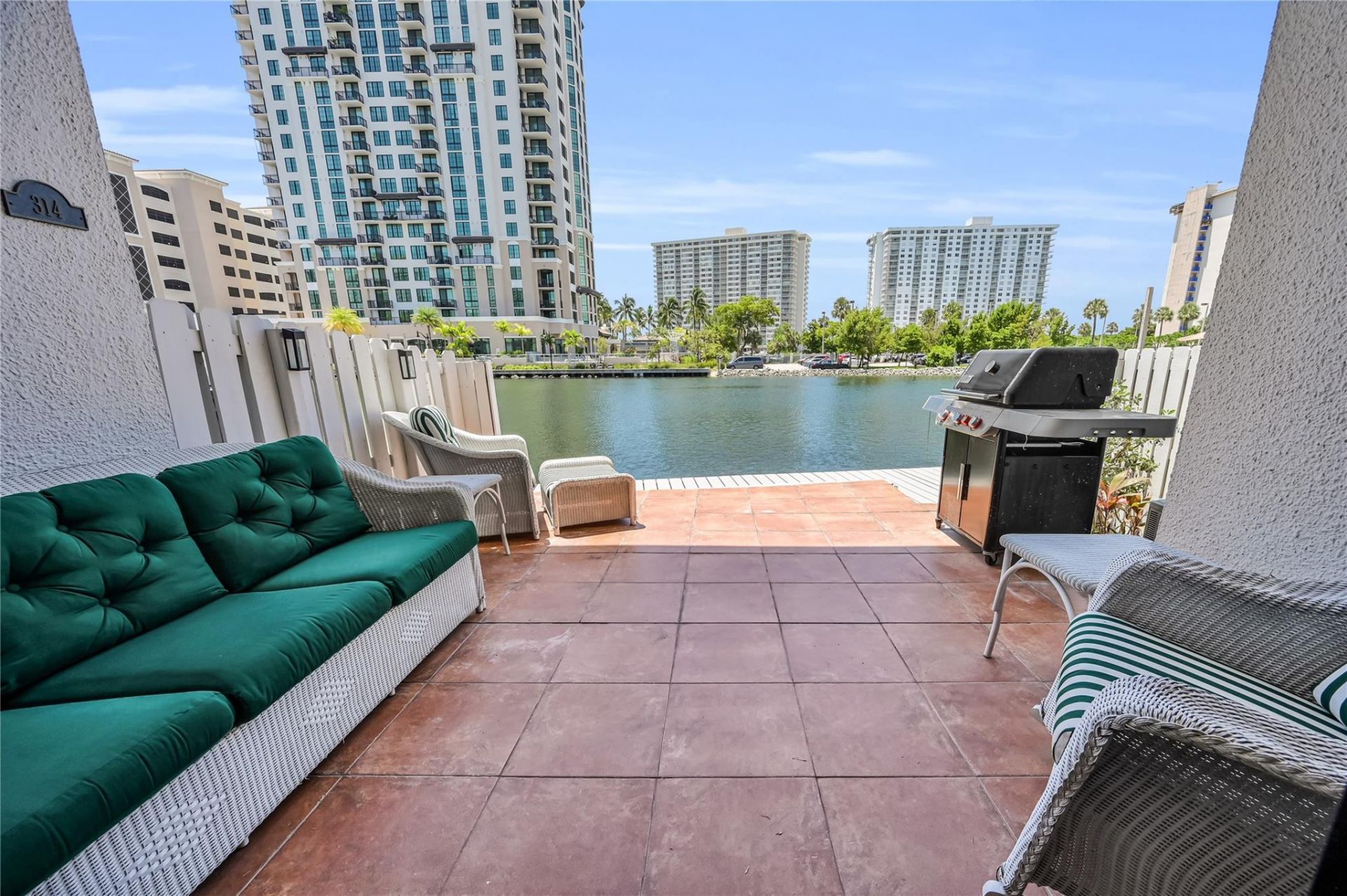 314 Poinciana Drive, Unit 806, Sunny Isles Beach, FL 33160 Photo