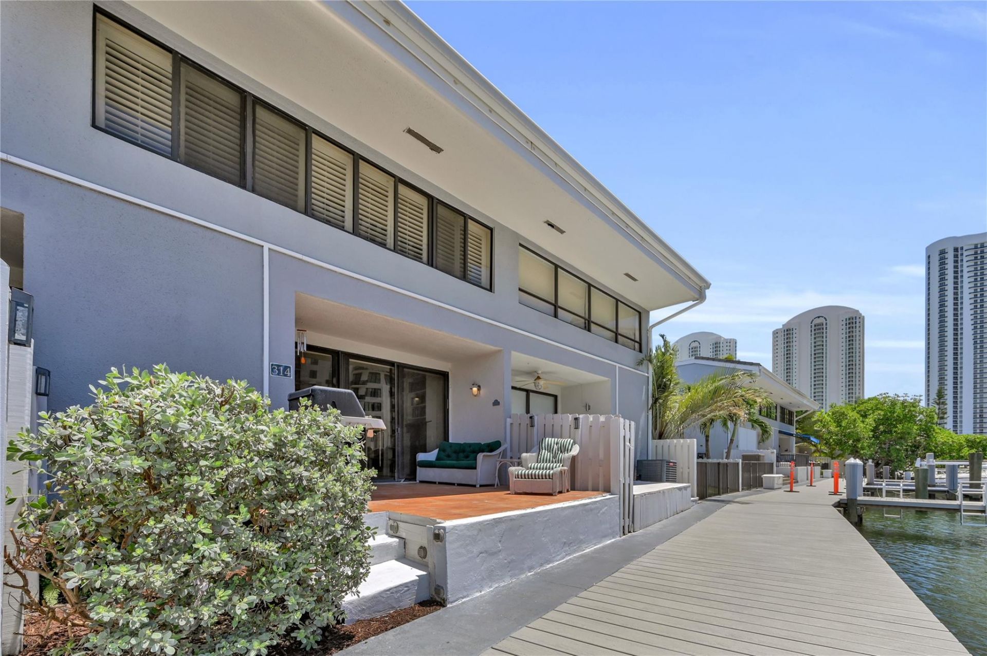 314 Poinciana Drive, Unit 806, Sunny Isles Beach, FL 33160 Photo