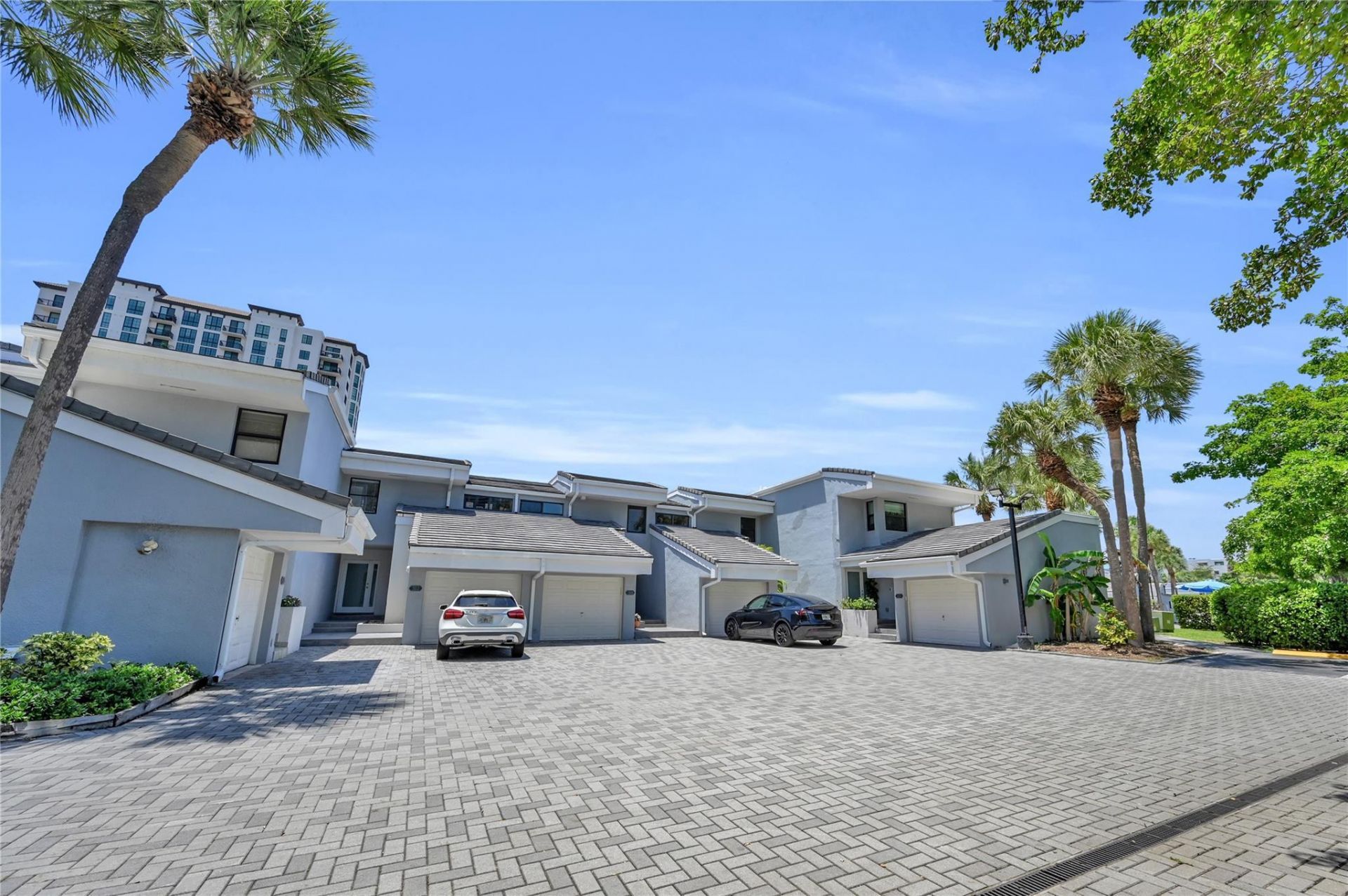 314 Poinciana Drive, Unit 806, Sunny Isles Beach, FL 33160 Photo