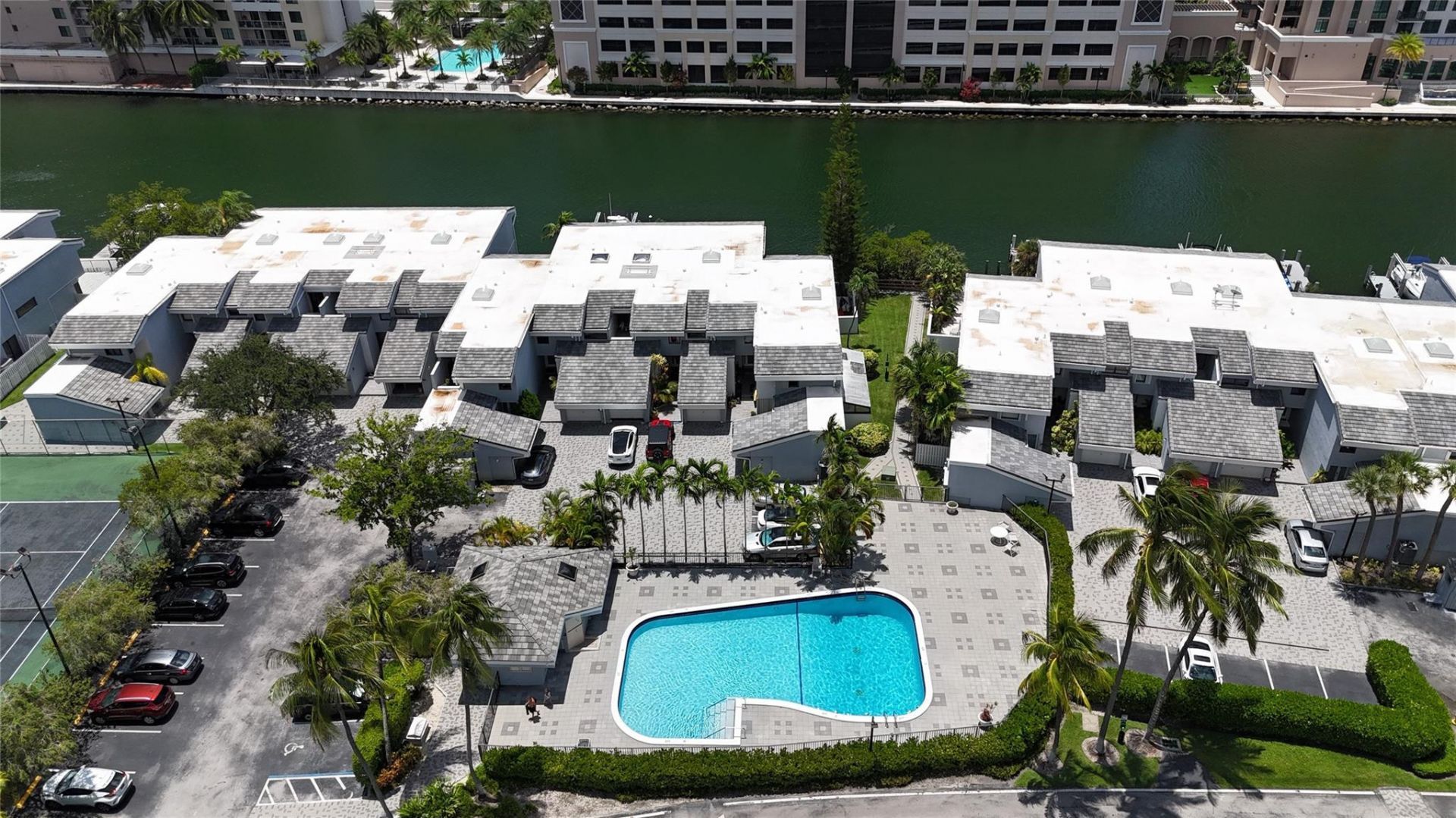 314 Poinciana Drive, Unit 806, Sunny Isles Beach, FL 33160 Photo