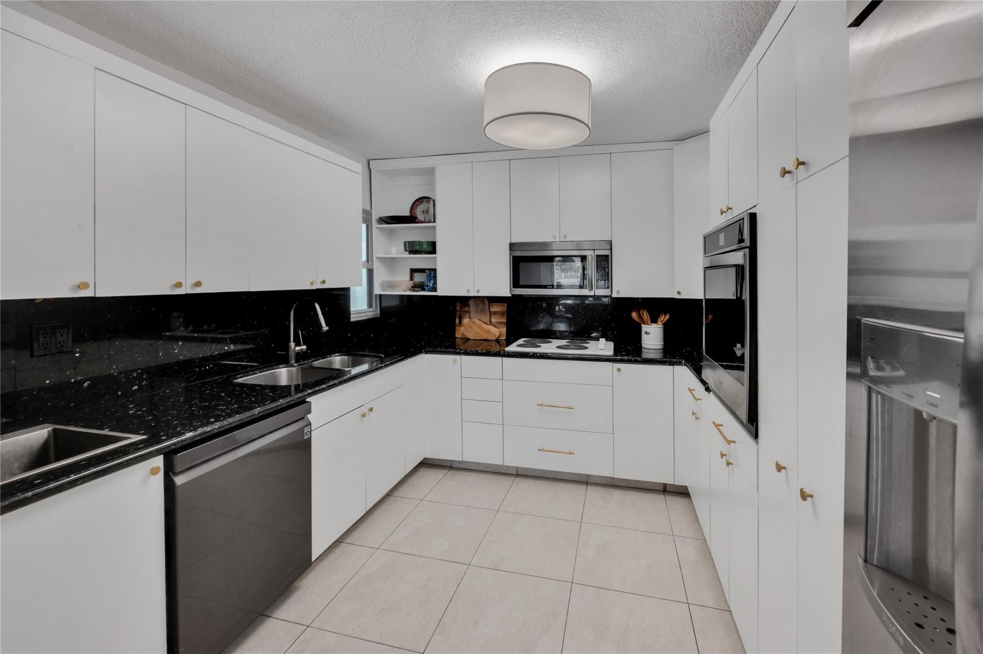 314 Poinciana Drive, Unit 806, Sunny Isles Beach, FL 33160 Photo