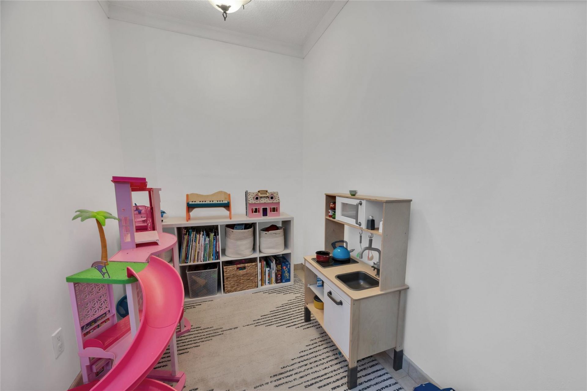 314 Poinciana Drive, Unit 806, Sunny Isles Beach, FL 33160 Photo