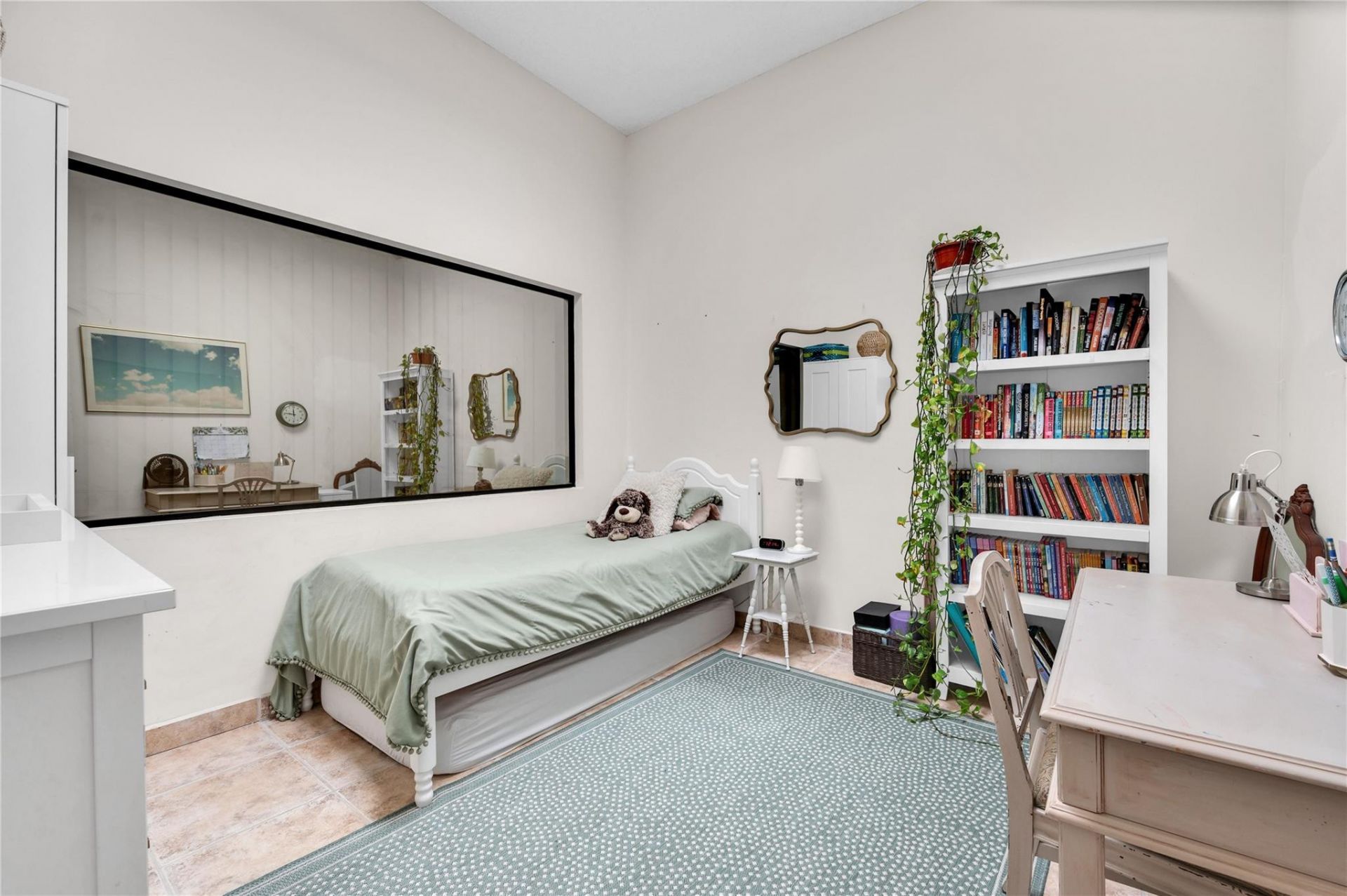 314 Poinciana Drive, Unit 806, Sunny Isles Beach, FL 33160 Photo