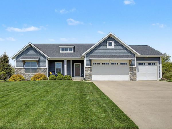 5587 Stanton Woods Drive, Hudsonville, MI 49426