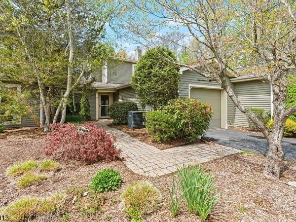 79 Old Fourth Dr, Jefferson, NJ 07438