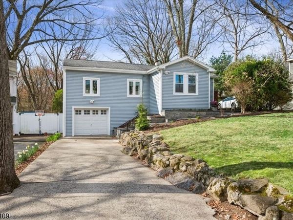 11 Oakdale Rd, Parsippany-Troy Hills, NJ 07834
