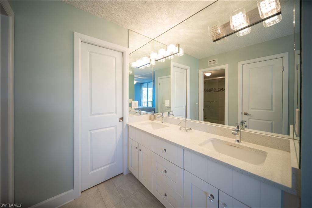 1086 Forest Lakes Dr, Unit 303, Naples, FL 34105 Photo