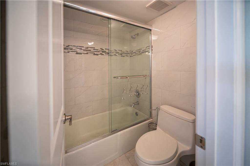 1086 Forest Lakes Dr, Unit 303, Naples, FL 34105 Photo