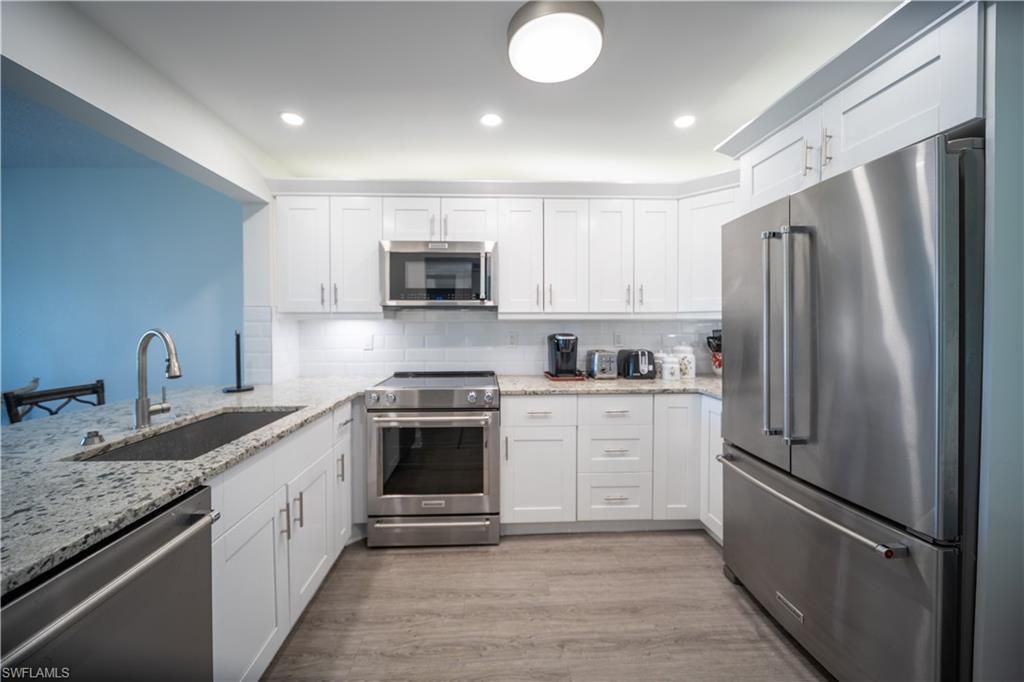 1086 Forest Lakes Dr, Unit 303, Naples, FL 34105 Photo