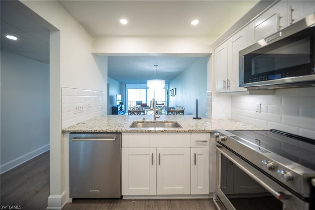 1086 Forest Lakes Dr, Unit 303, Naples, FL 34105 Photo