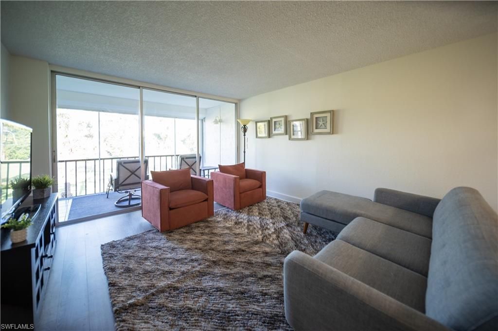 1086 Forest Lakes Dr, Unit 303, Naples, FL 34105 Photo