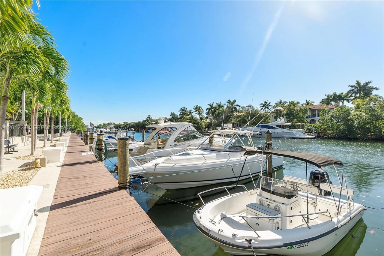 90 Edgewater, Unit PH 18, Coral Gables, FL 33133 Photo