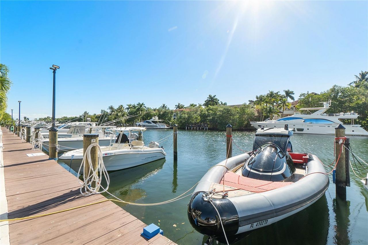 90 Edgewater, Unit PH 18, Coral Gables, FL 33133 Photo