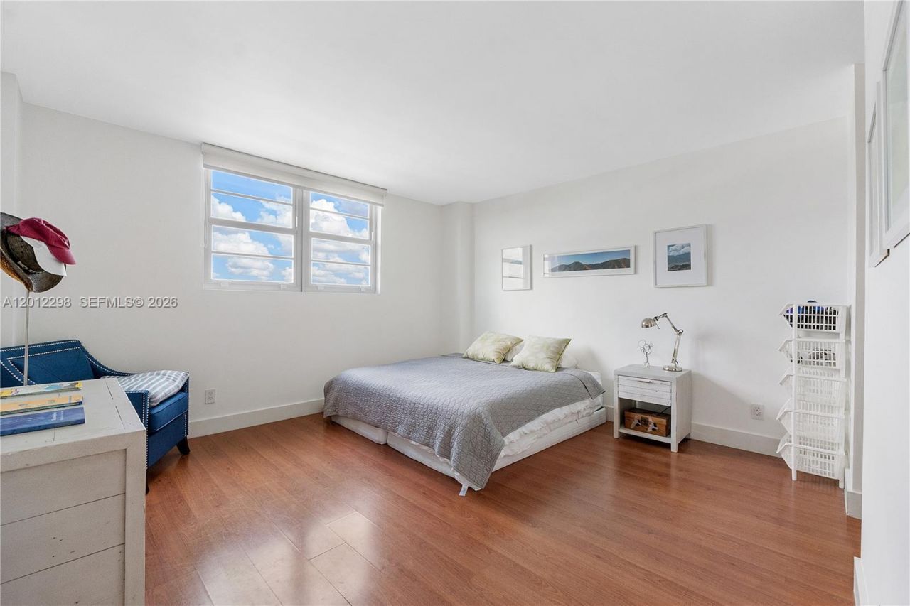 90 Edgewater, Unit PH 18, Coral Gables, FL 33133 Photo