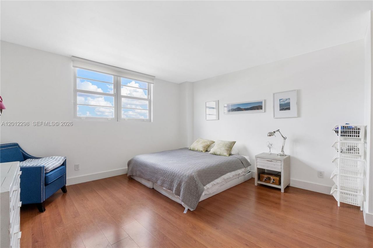 90 Edgewater, Unit PH 18, Coral Gables, FL 33133 Photo