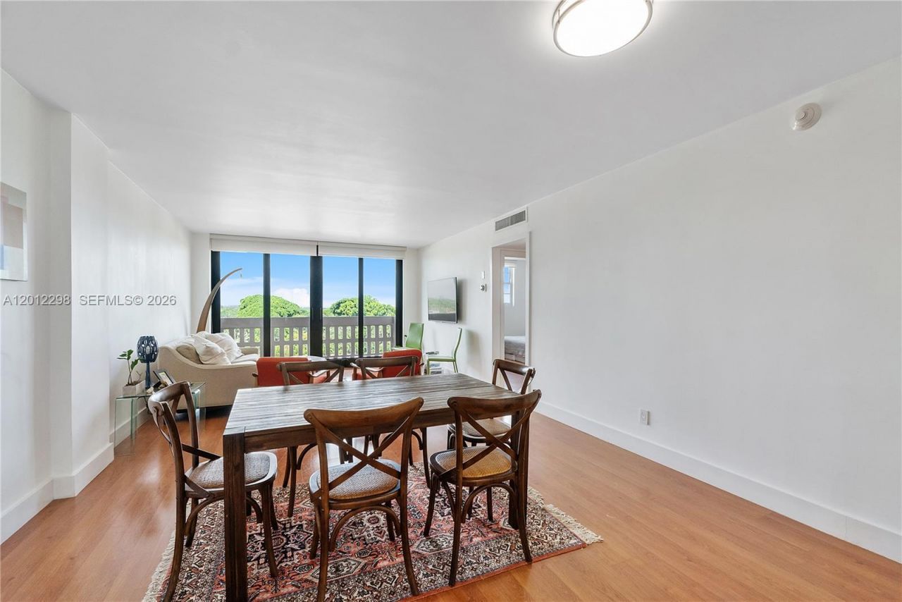90 Edgewater, Unit PH 18, Coral Gables, FL 33133 Photo