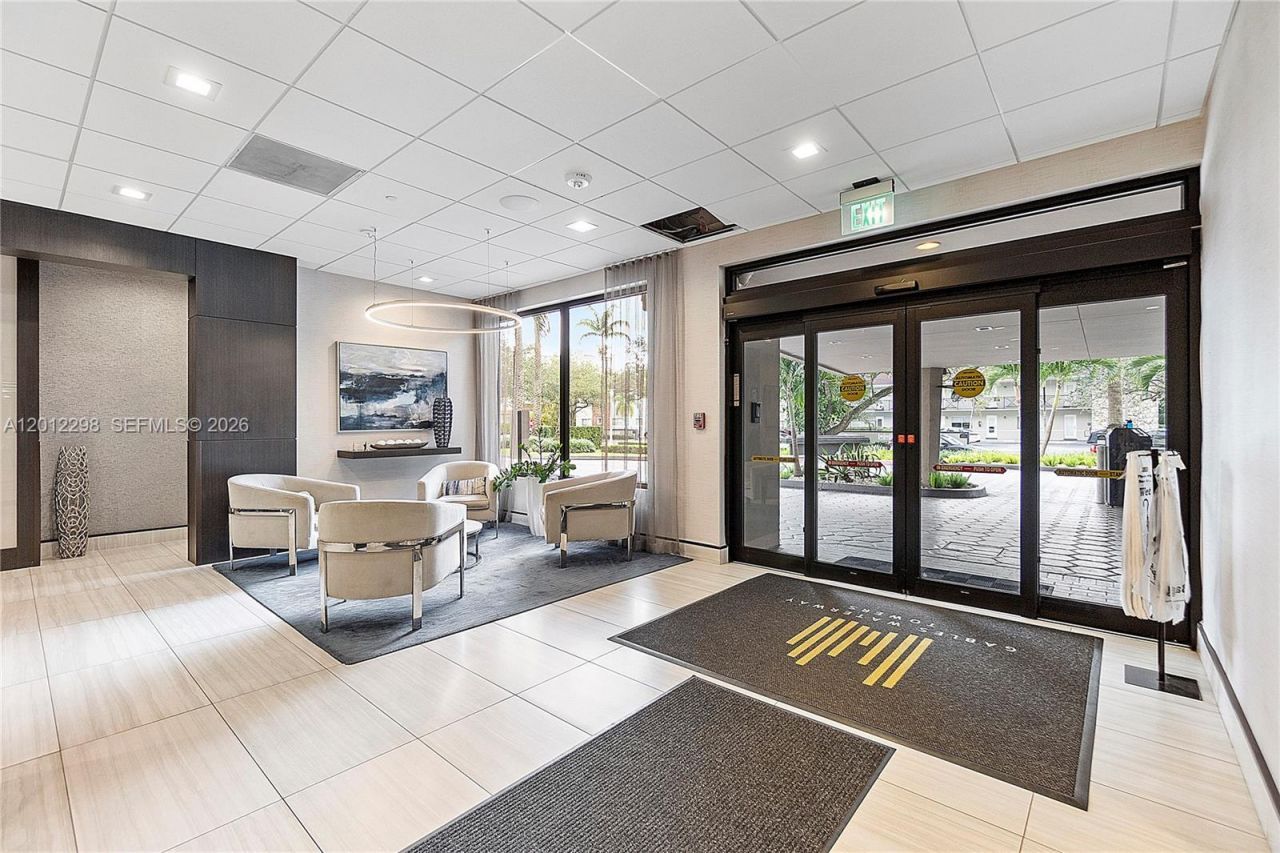 90 Edgewater, Unit PH 18, Coral Gables, FL 33133 Photo