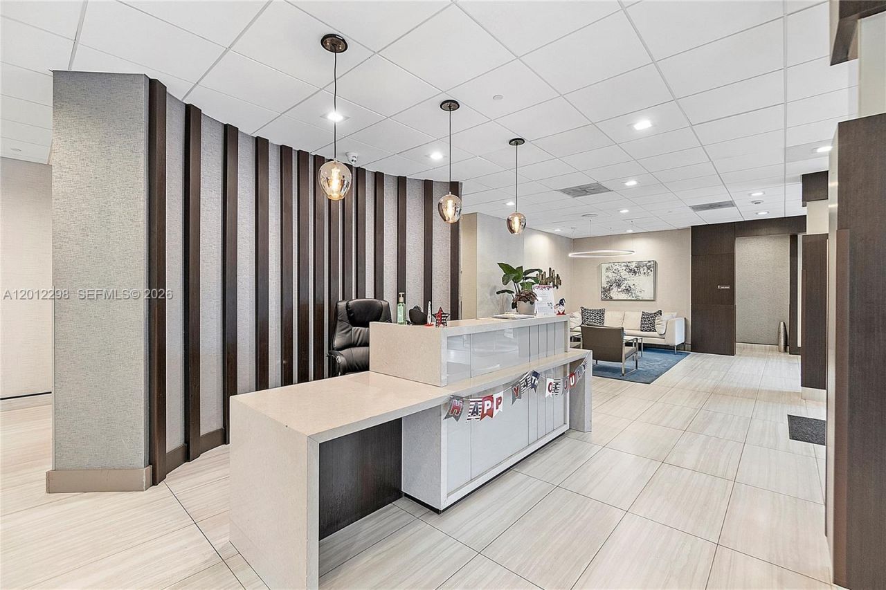 90 Edgewater, Unit PH 18, Coral Gables, FL 33133 Photo