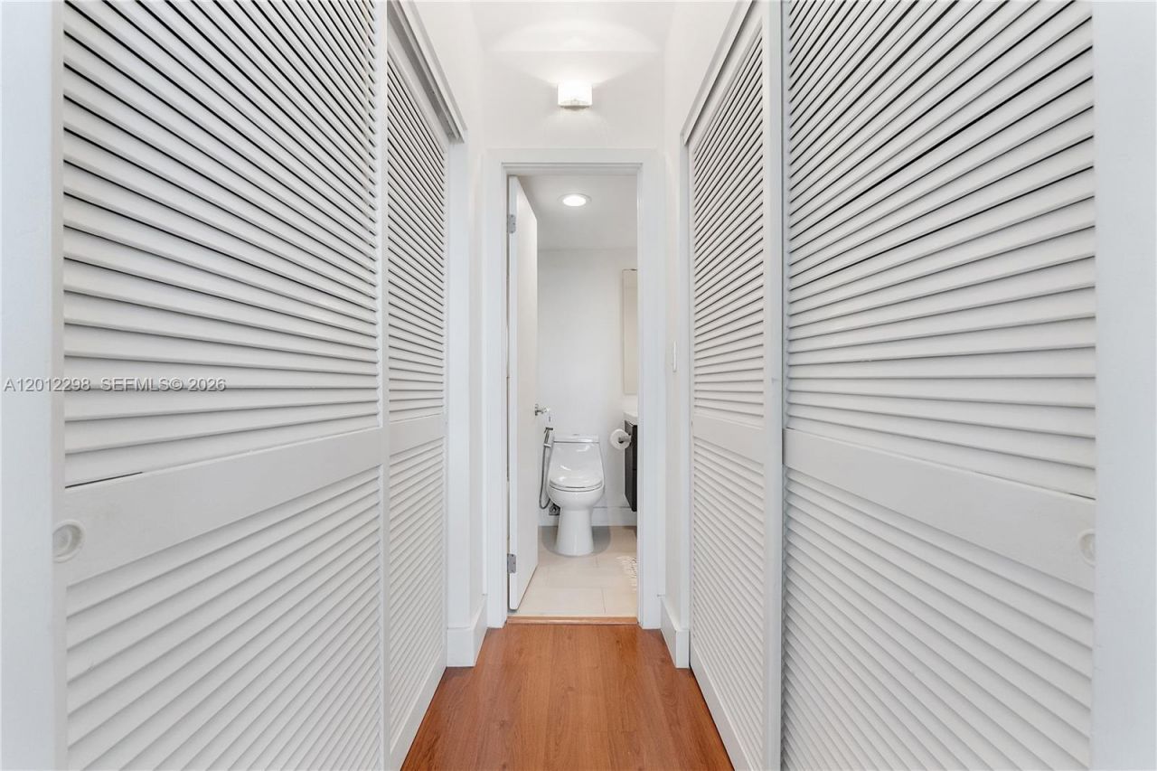 90 Edgewater, Unit PH 18, Coral Gables, FL 33133 Photo