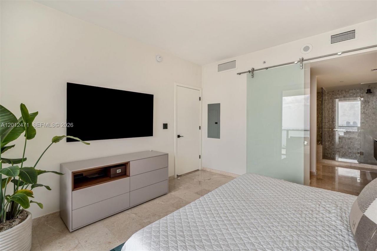 68 SE 6th St, Unit 3407, Miami, FL 33131 Photo