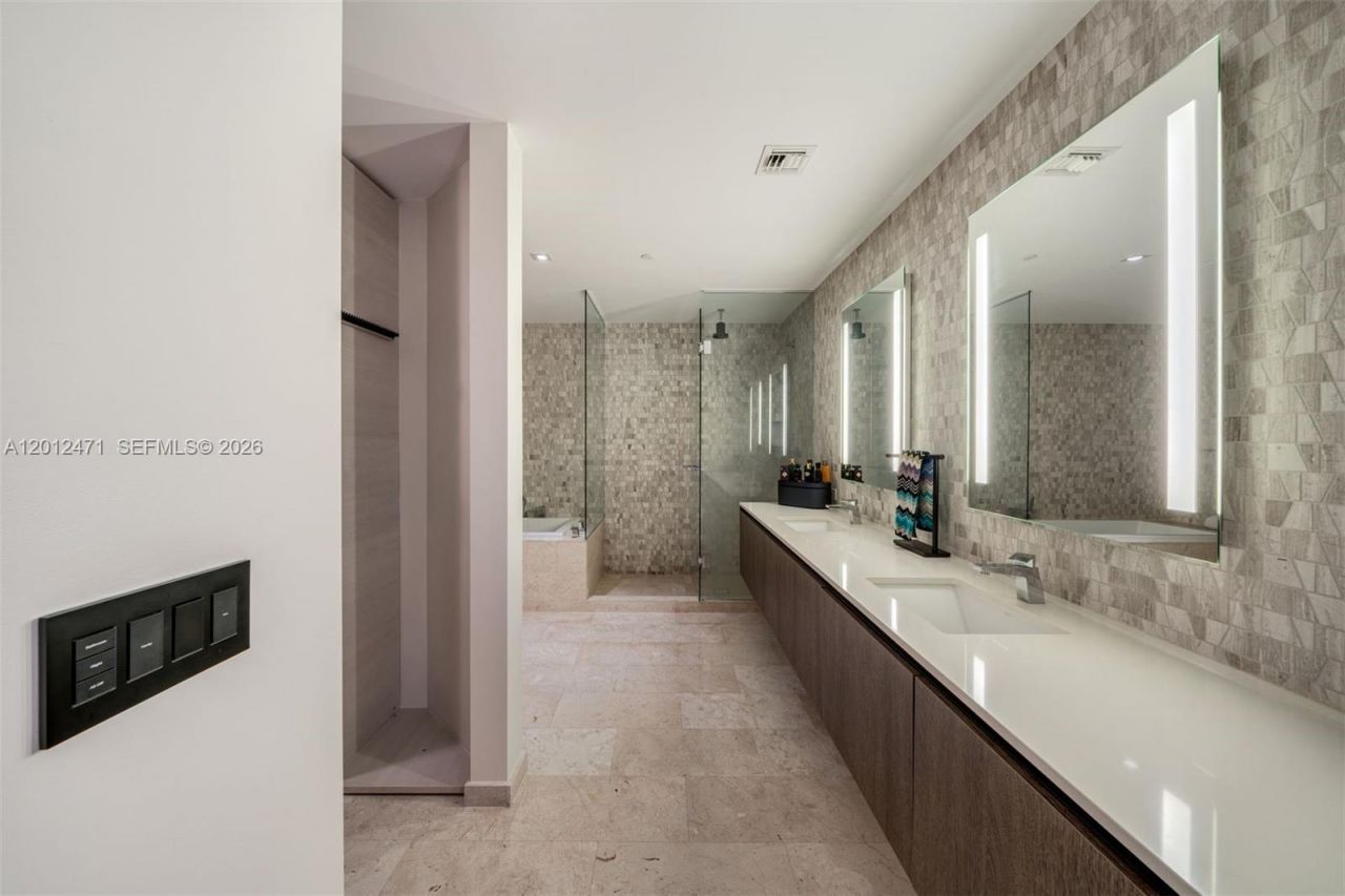68 SE 6th St, Unit 3407, Miami, FL 33131 Photo