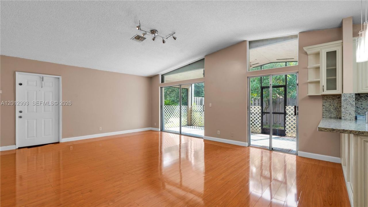 570 Woodgate Cir , Unit A, Sunrise, FL 33326 Photo