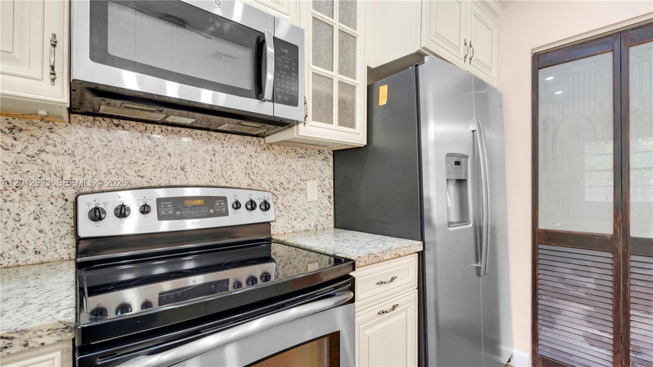 570 Woodgate Cir , Unit A, Sunrise, FL 33326 Photo