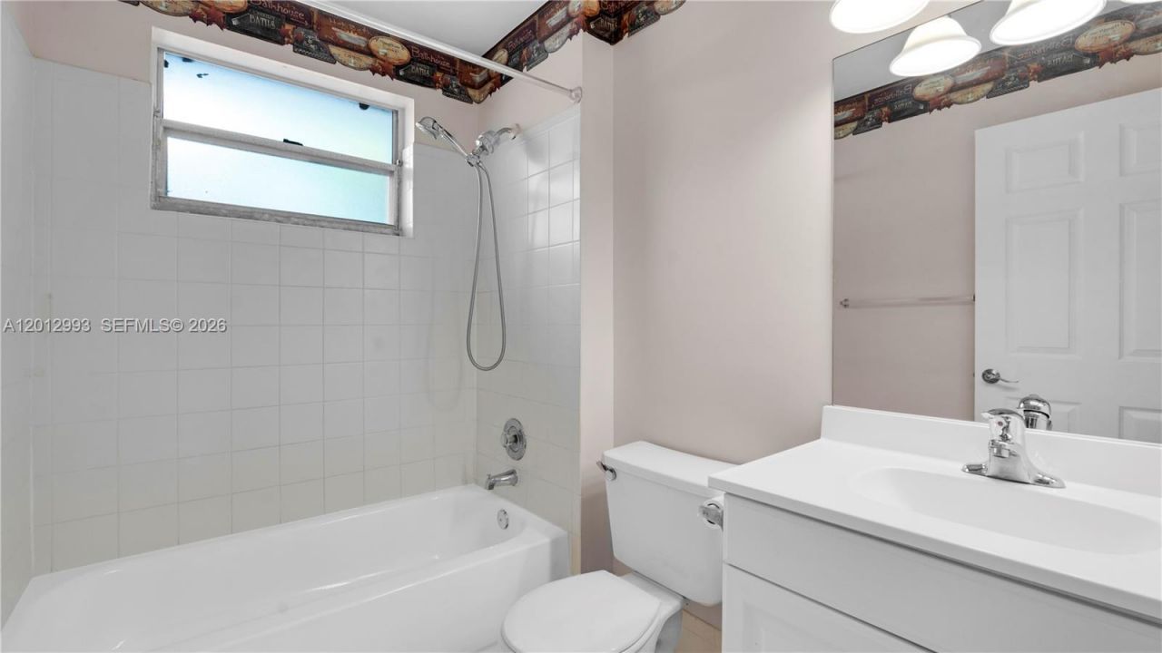570 Woodgate Cir , Unit A, Sunrise, FL 33326 Photo