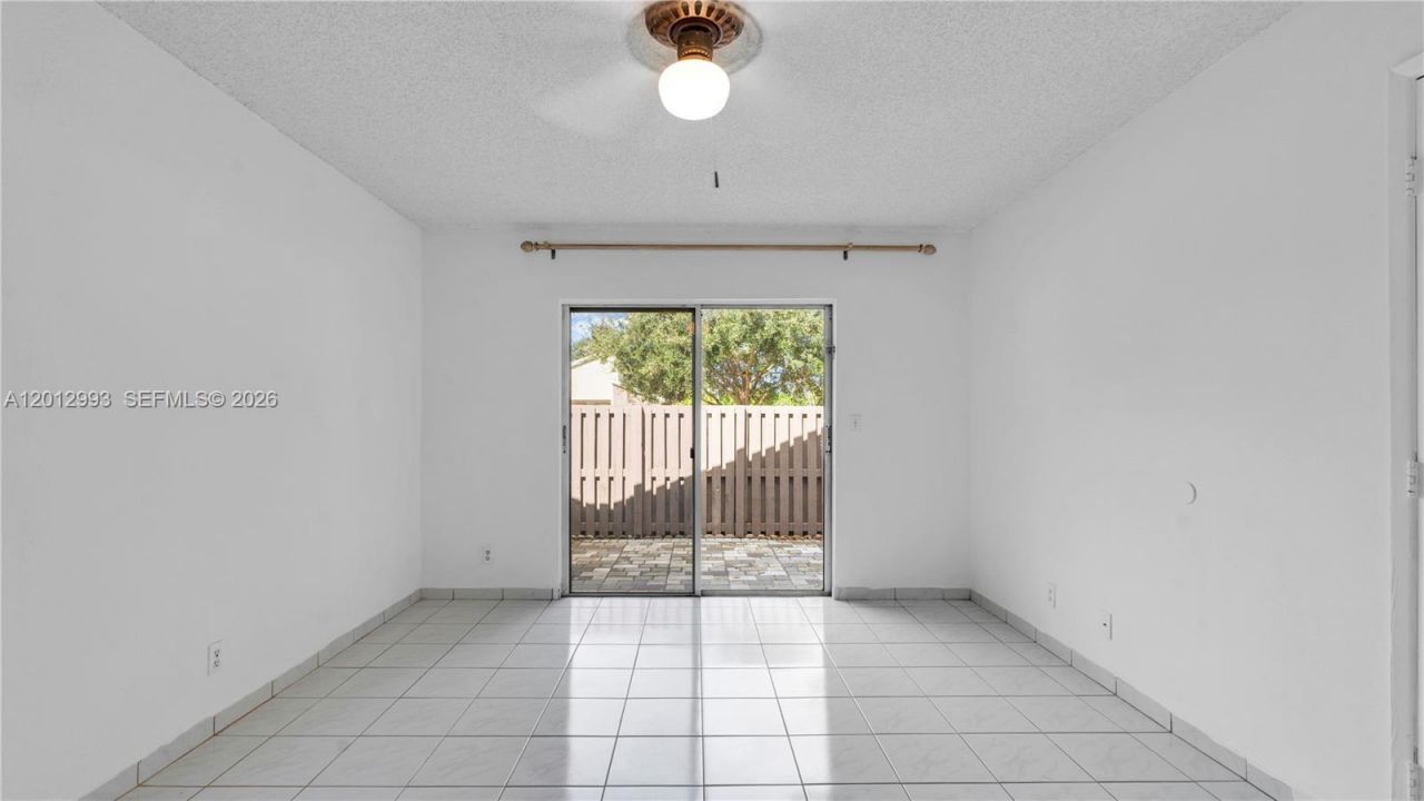 570 Woodgate Cir , Unit A, Sunrise, FL 33326 Photo