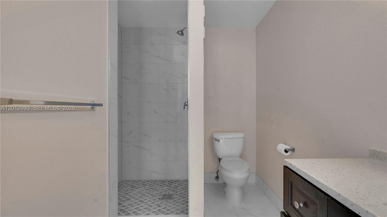 570 Woodgate Cir , Unit A, Sunrise, FL 33326 Photo