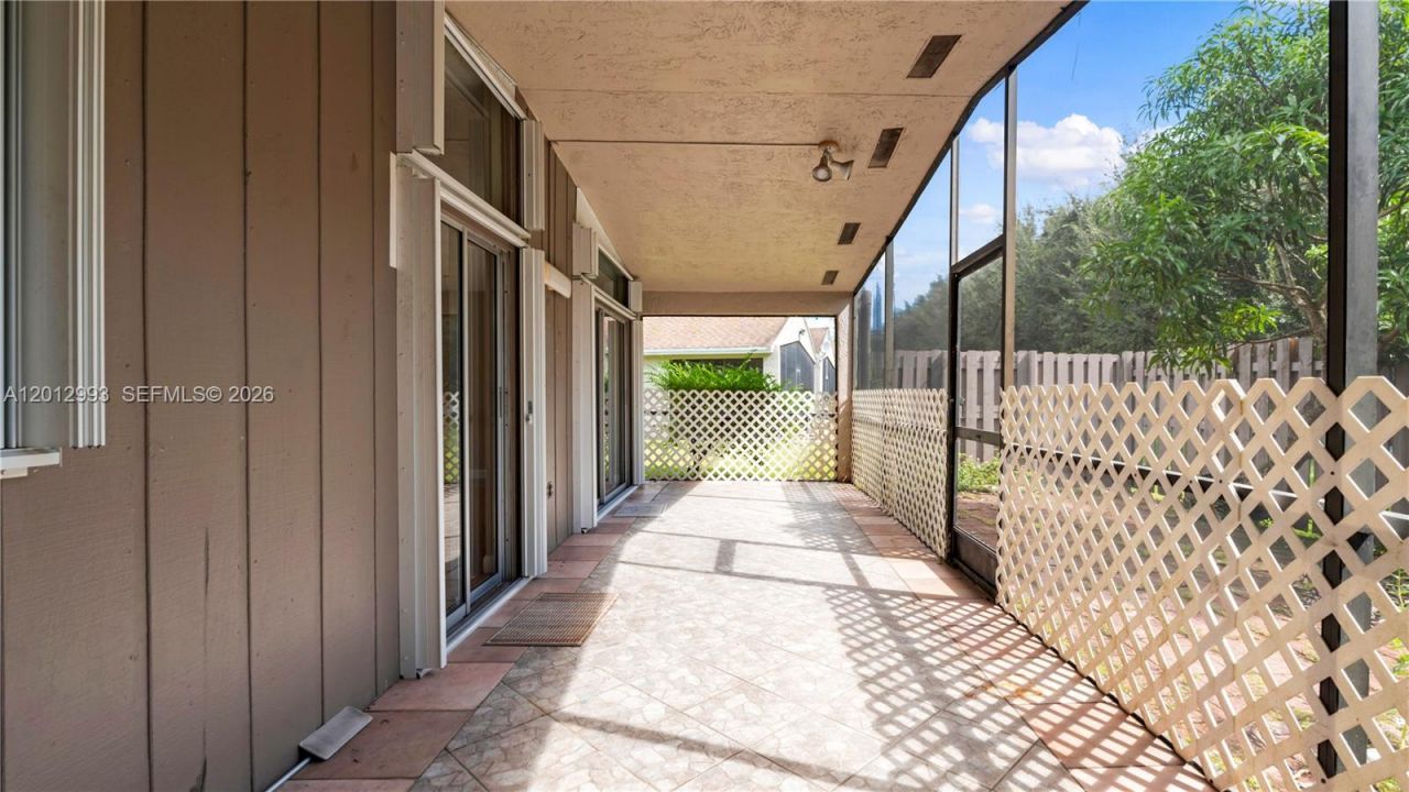 570 Woodgate Cir , Unit A, Sunrise, FL 33326 Photo