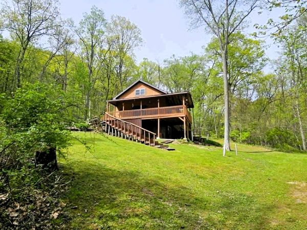 58770 Lightfoot Hills Lane, Ferryville, WI 54628