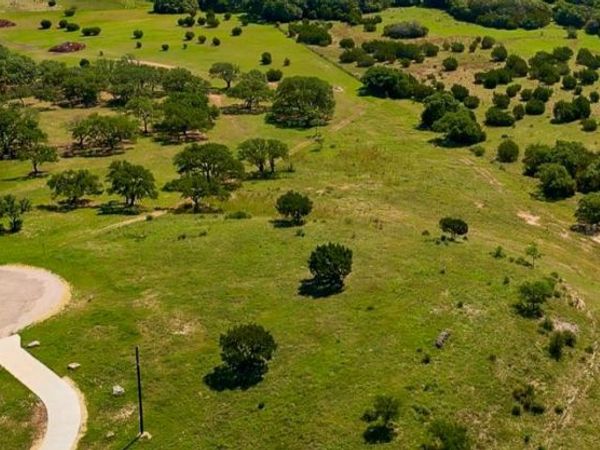 993 Blackbuck Ridge DR, Lampasas, TX 76550