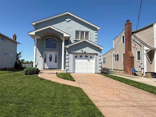 50 Island Parkway N, Island Park, NY 11558