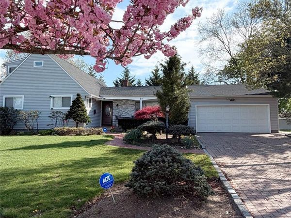 54 Ivy dr Drive , Jericho, NY 11753