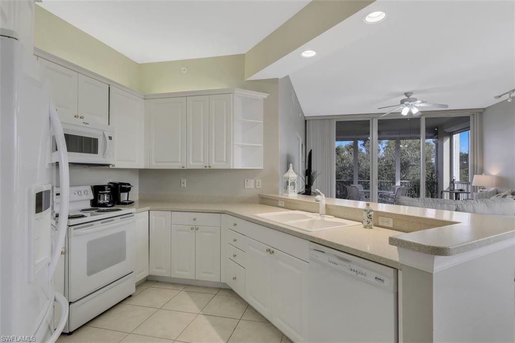 450 Launch Cir , Unit 404, Naples, FL 34108 Photo