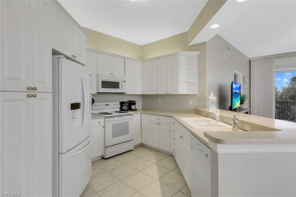 450 Launch Cir , Unit 404, Naples, FL 34108 Photo