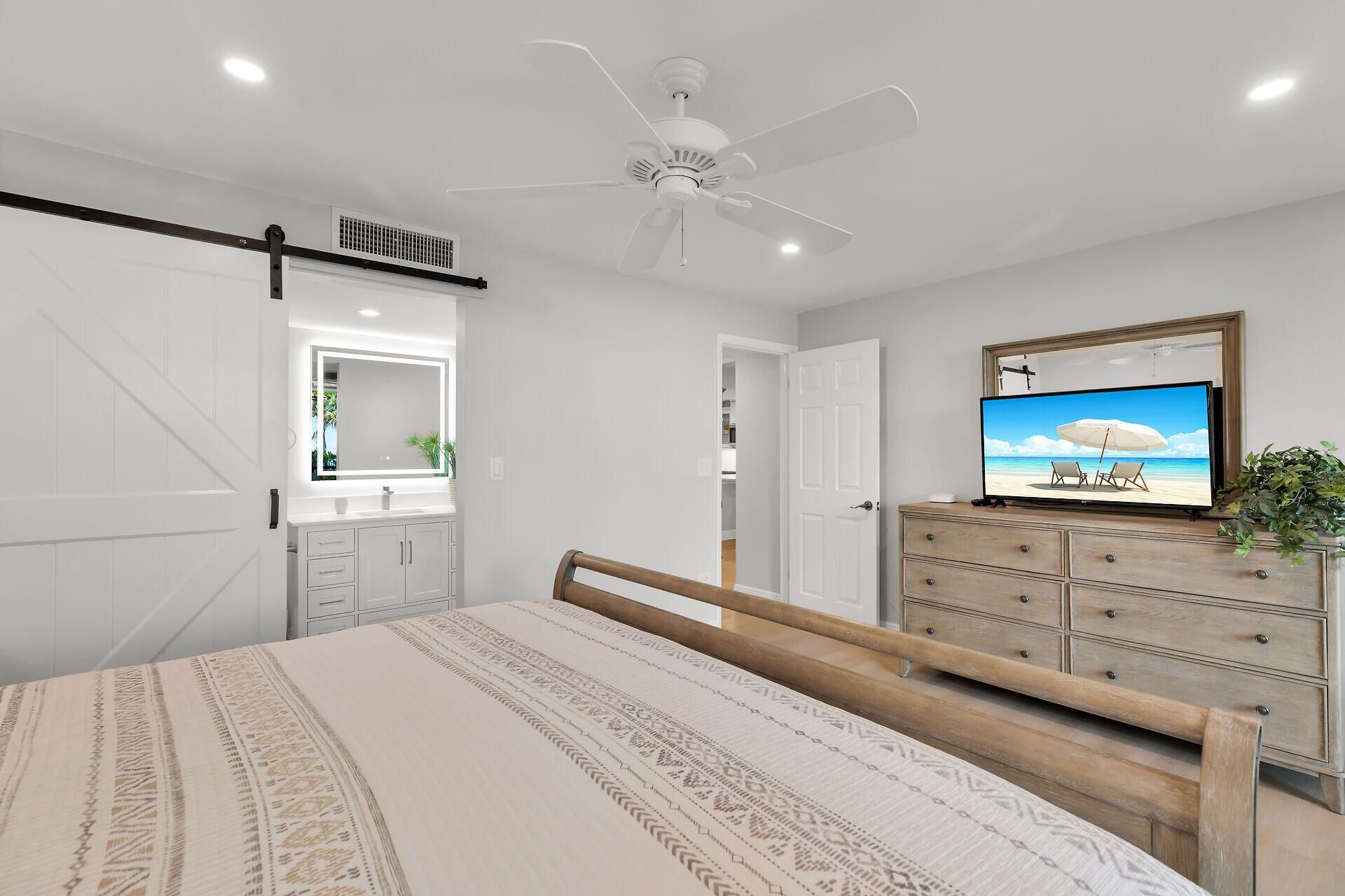 97652 Overseas Highway, Unit APT S1, Key Largo, FL 33037 Photo