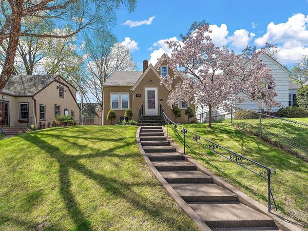 1216 Jessamine Avenue E, Saint Paul, MN 55106