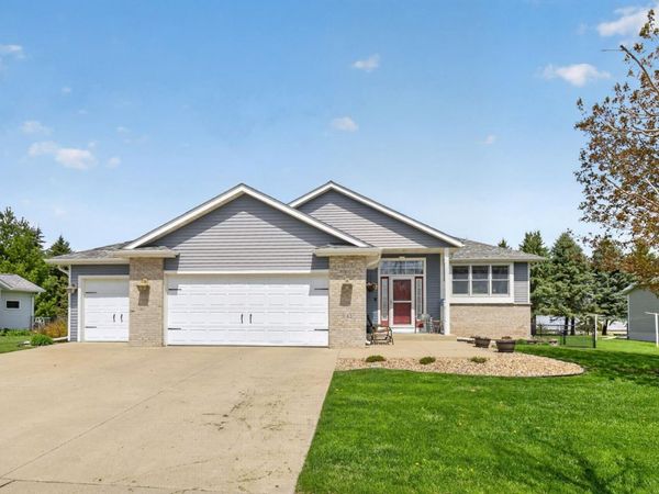 945 Golfers Court SE, Rochester, MN 55904