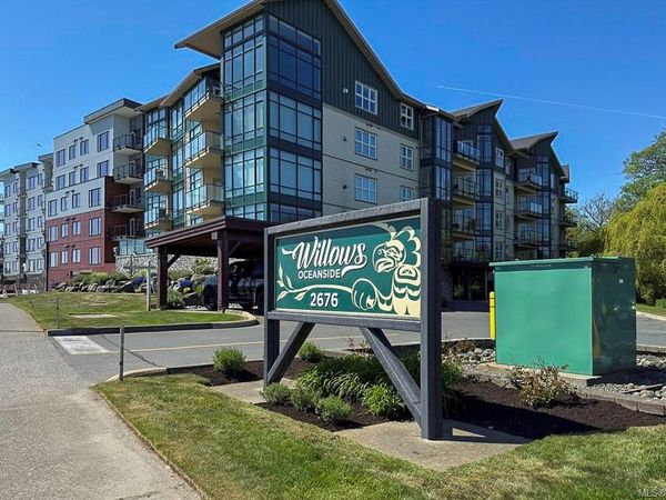 2676 Island Hwy S, Unit 305, Campbell River, BC V9W 1C7
