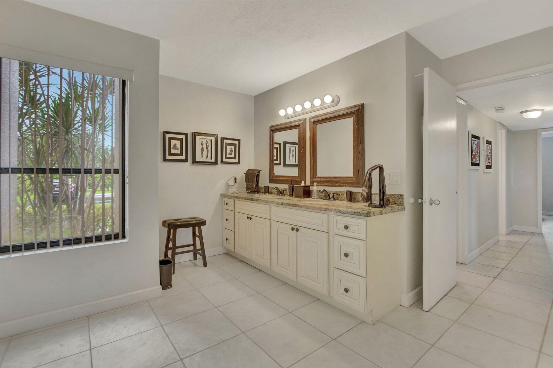 5901 Camino Del Sol, Unit 107, Boca Raton, FL 33433 Photo