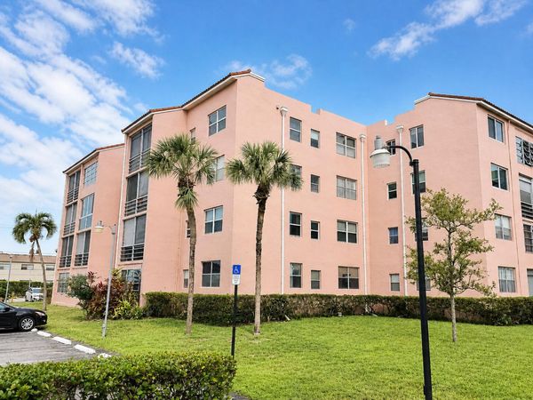 2841 Somerset Drive, Unit 107, Lauderdale Lakes, FL 33311
