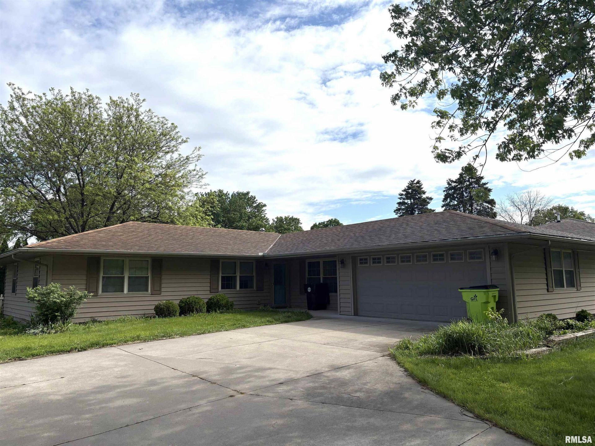 417 W Monroe Street, Metamora, IL 61548 Main Photo