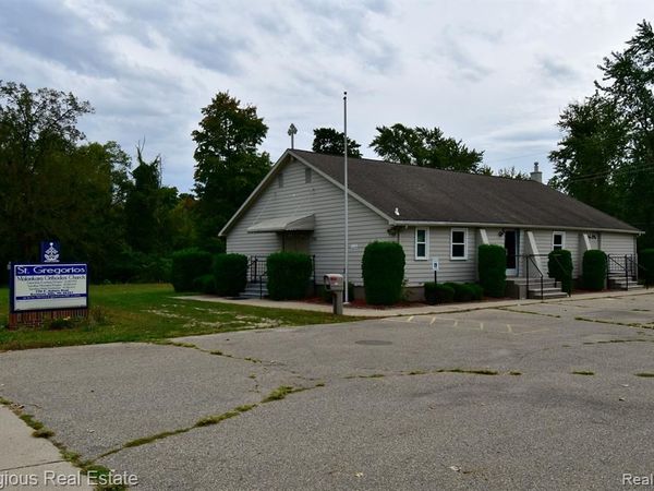 730 E AUBURN Road, Rochester Hills, MI 48307