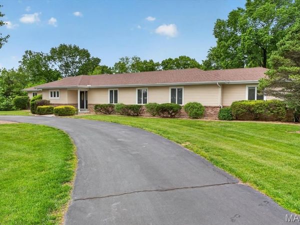18506 Royal Drive, Warrenton, MO 63383