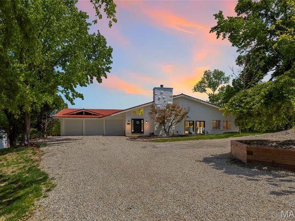 2900 Ossenfort Road, Wildwood, MO 63038